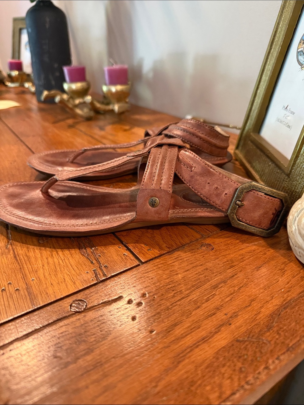 Frye Alessia Brown Leather T-Strap Sandals - Picture 2 of 8